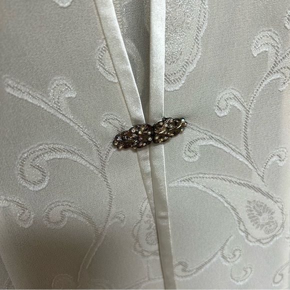 R&M Richards Vintage Paisley Print pearl blouse size 8 medium with tail - Picture 5 of 12